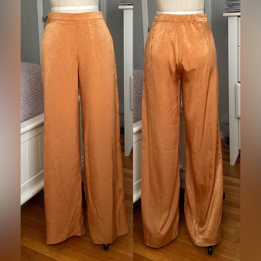 Womens Lucy Paris satin pants in size XS in gold.